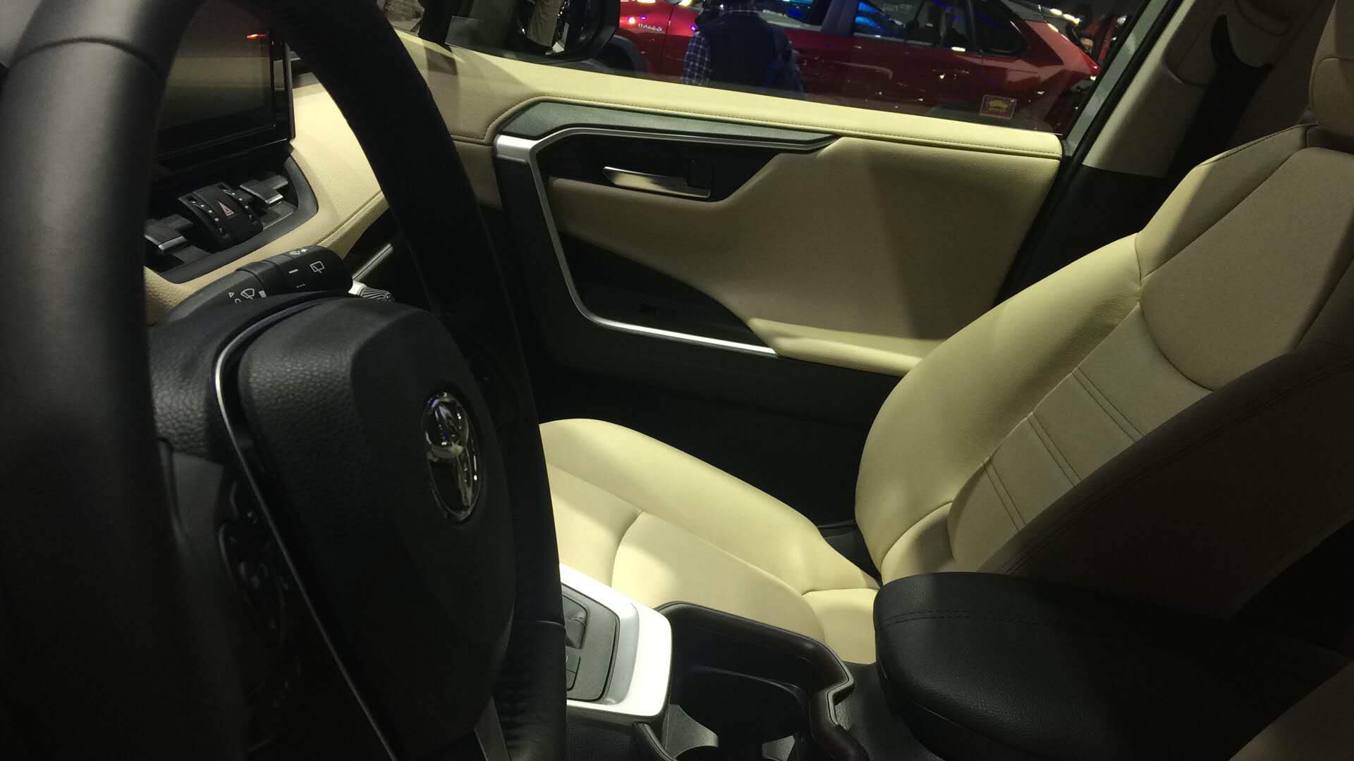 全新rav42023有啥变化,丰田rav4小书包和rav4荣放