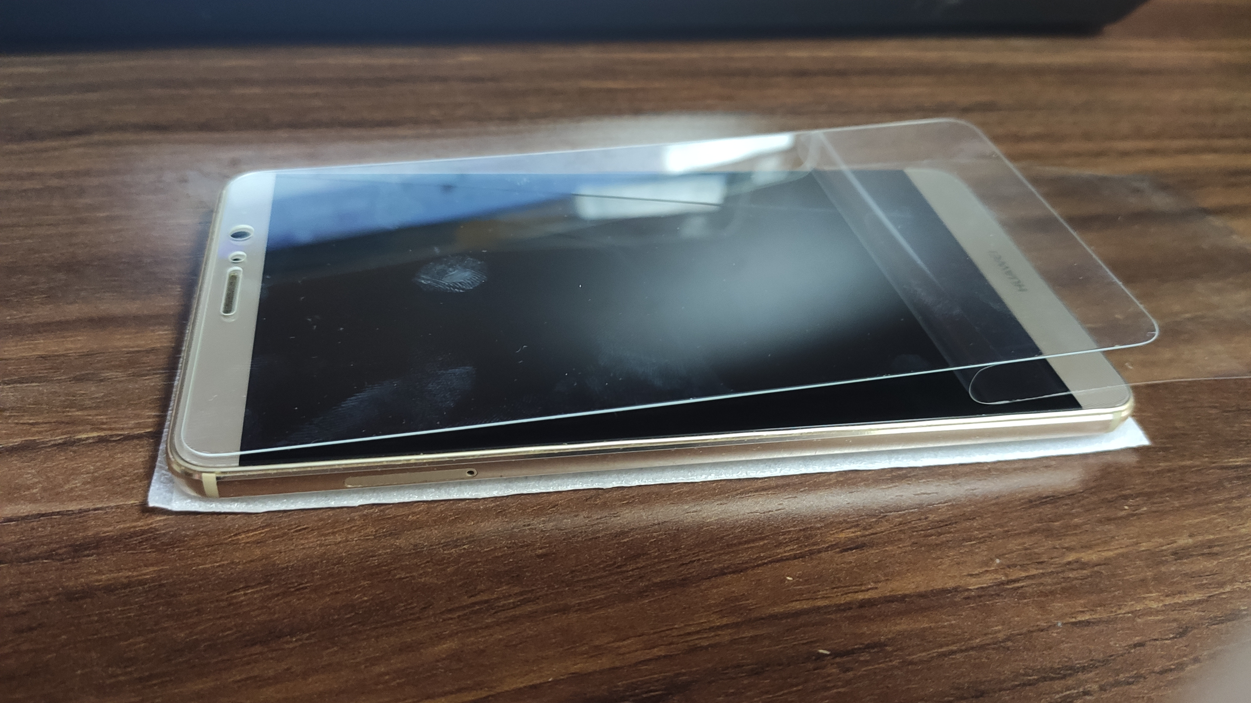 手机贴膜怎么贴教程,手机贴膜教程手把手教你贴膜