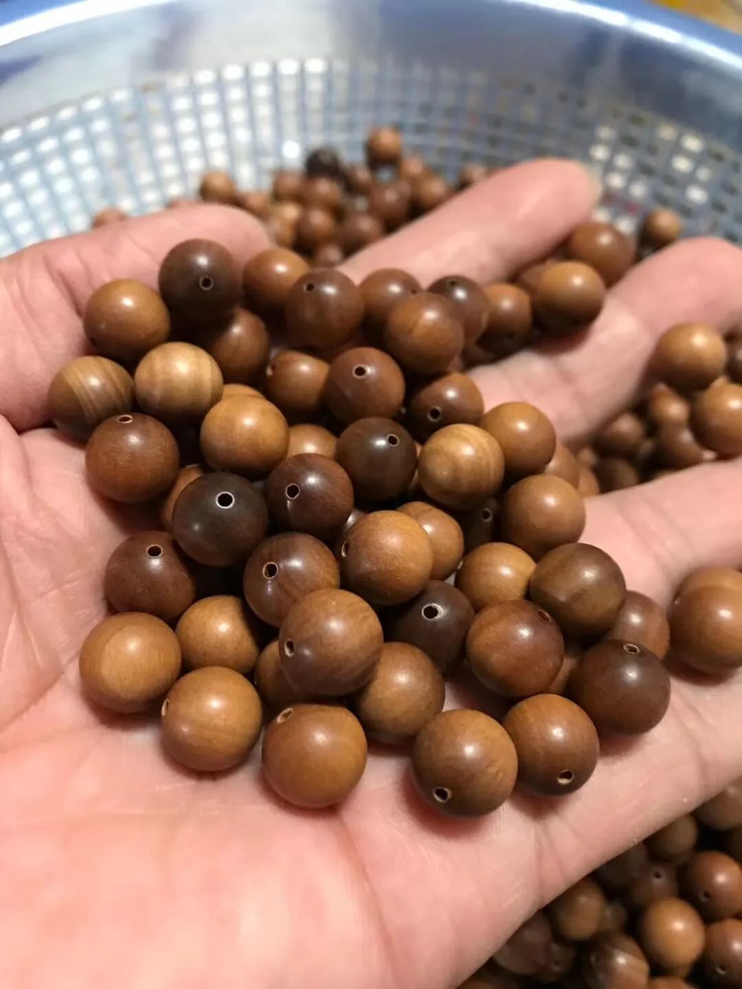 带点香味不掉色的手串有哪些,带香味比较好盘的手串