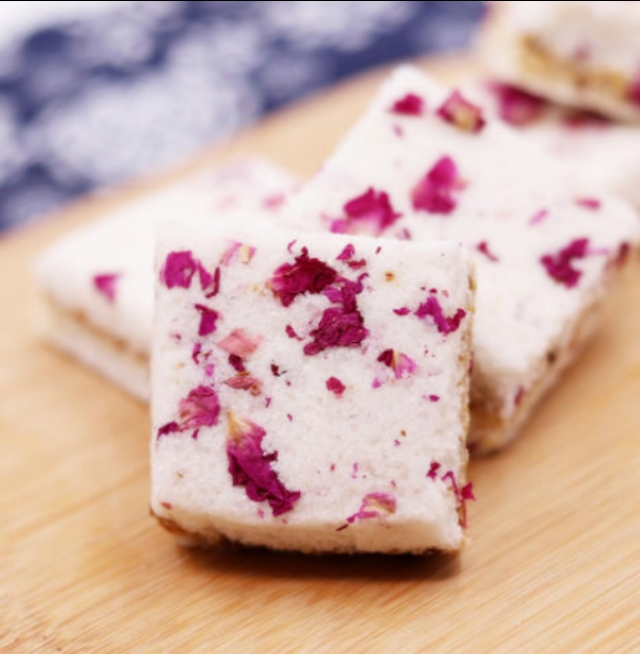 玫瑰花不仅能看还能做美食,玫瑰可以做成什么美食