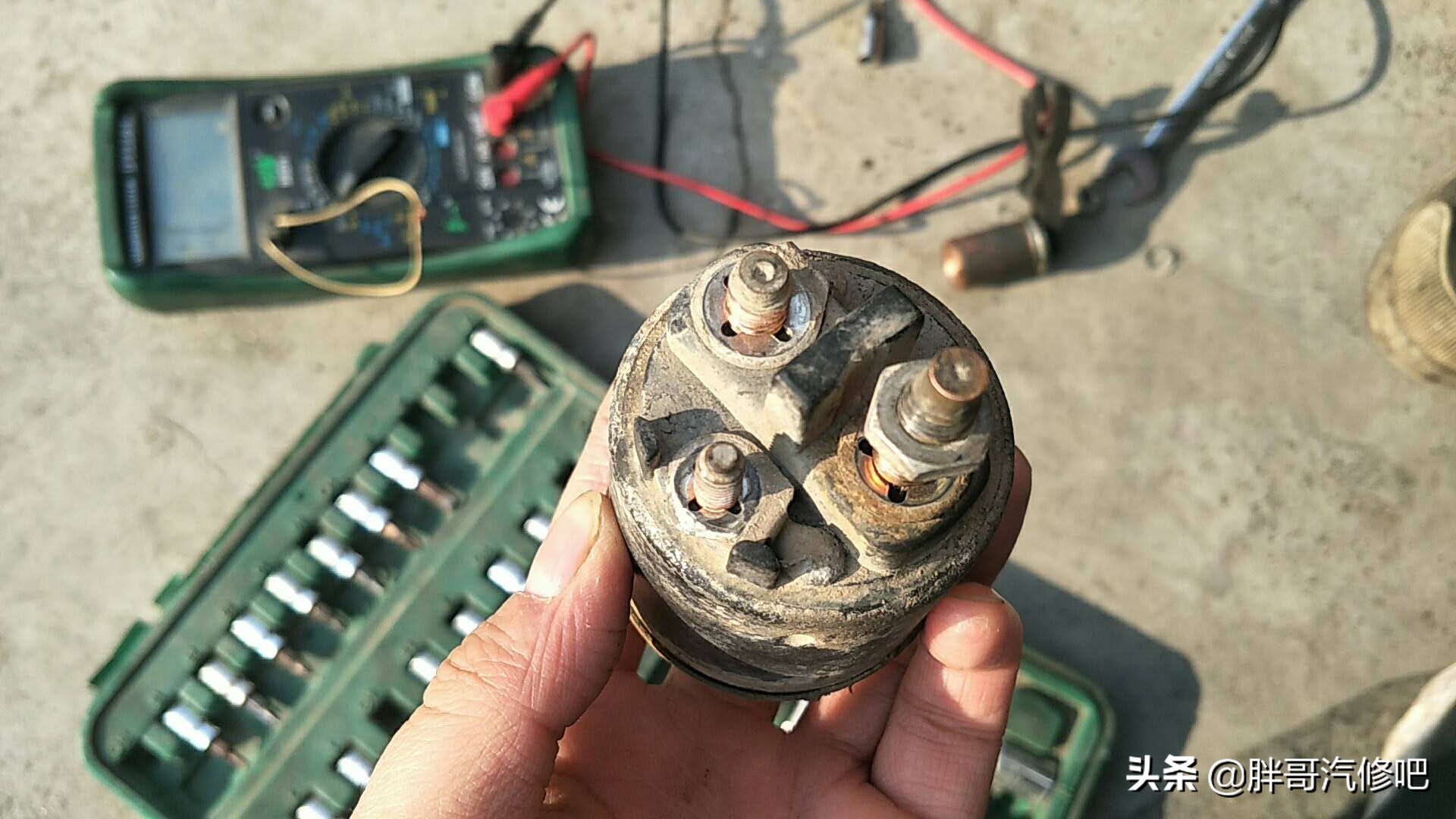 别克凯越更换起动机碳刷教程,凯越起动机马达更换碳刷图解