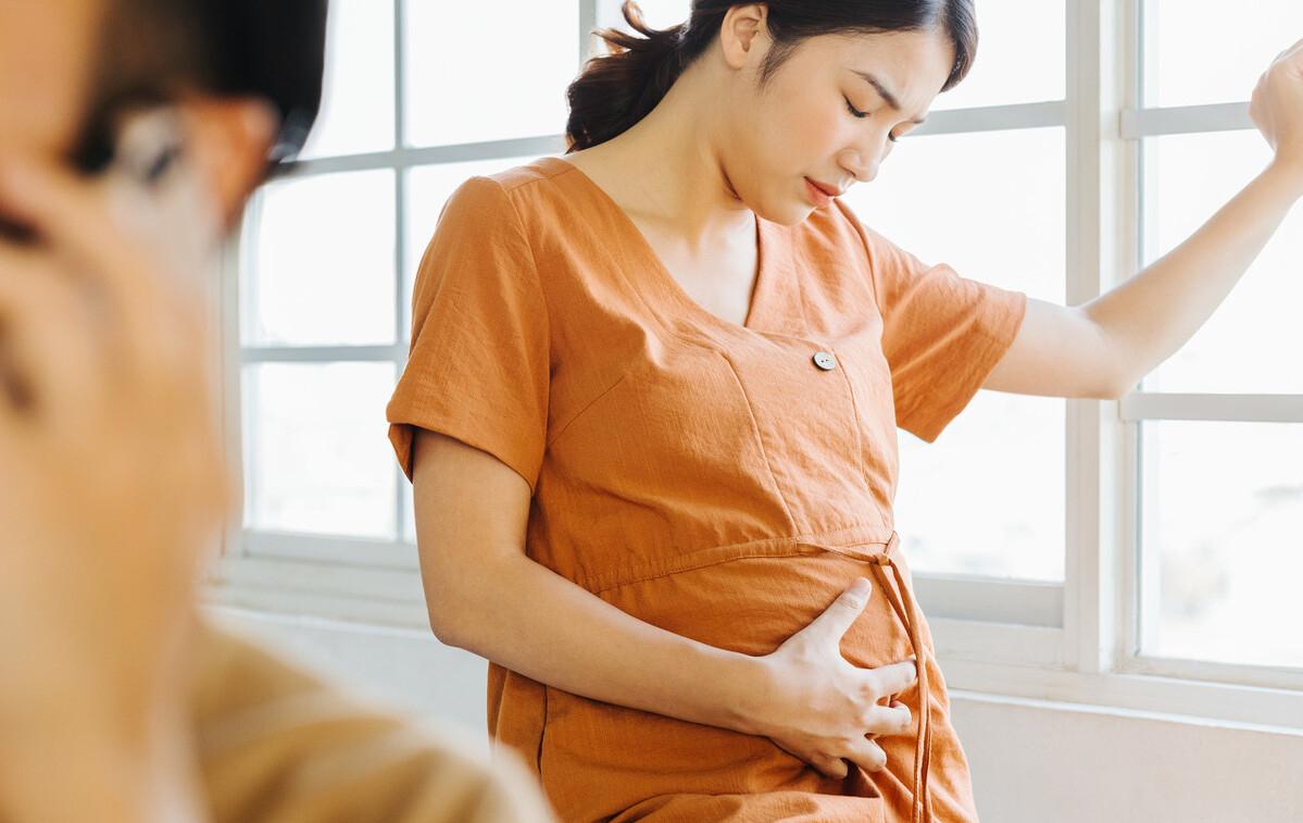 孕早期吃什么可以减缓胎儿发育,孕早期吃什么对胎儿发育好得快