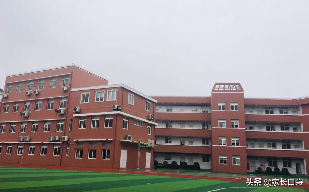 上海封闭式寄宿学校,让10岁孩子上全日制寄宿学校好吗