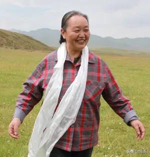 一款止痛贴,年销上10亿,这个甘肃女子靠卖药成为*藏西**首富