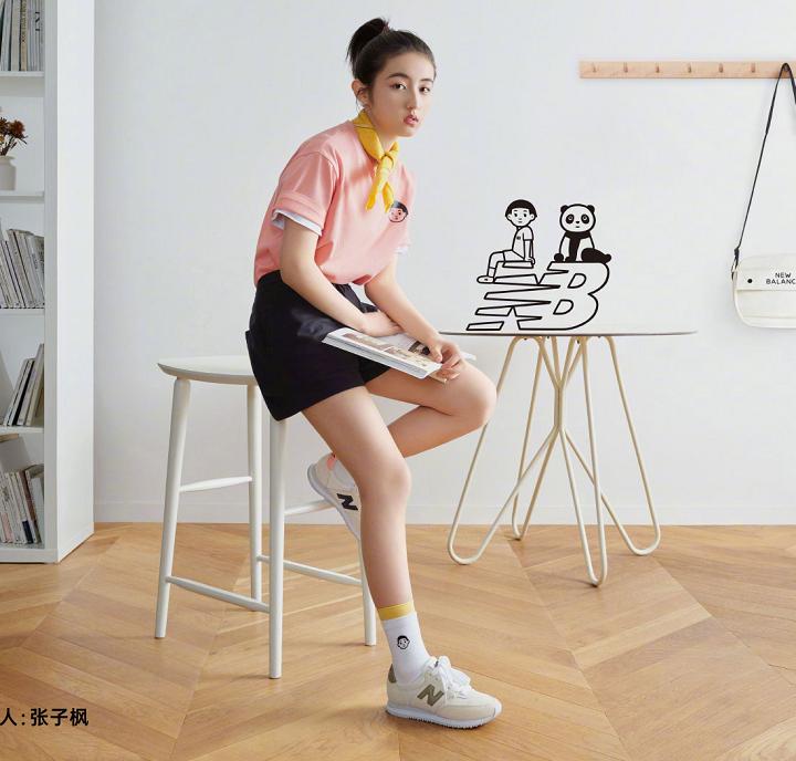 张子枫屈臣氏矿泉水品牌代言人,张子枫成为影后