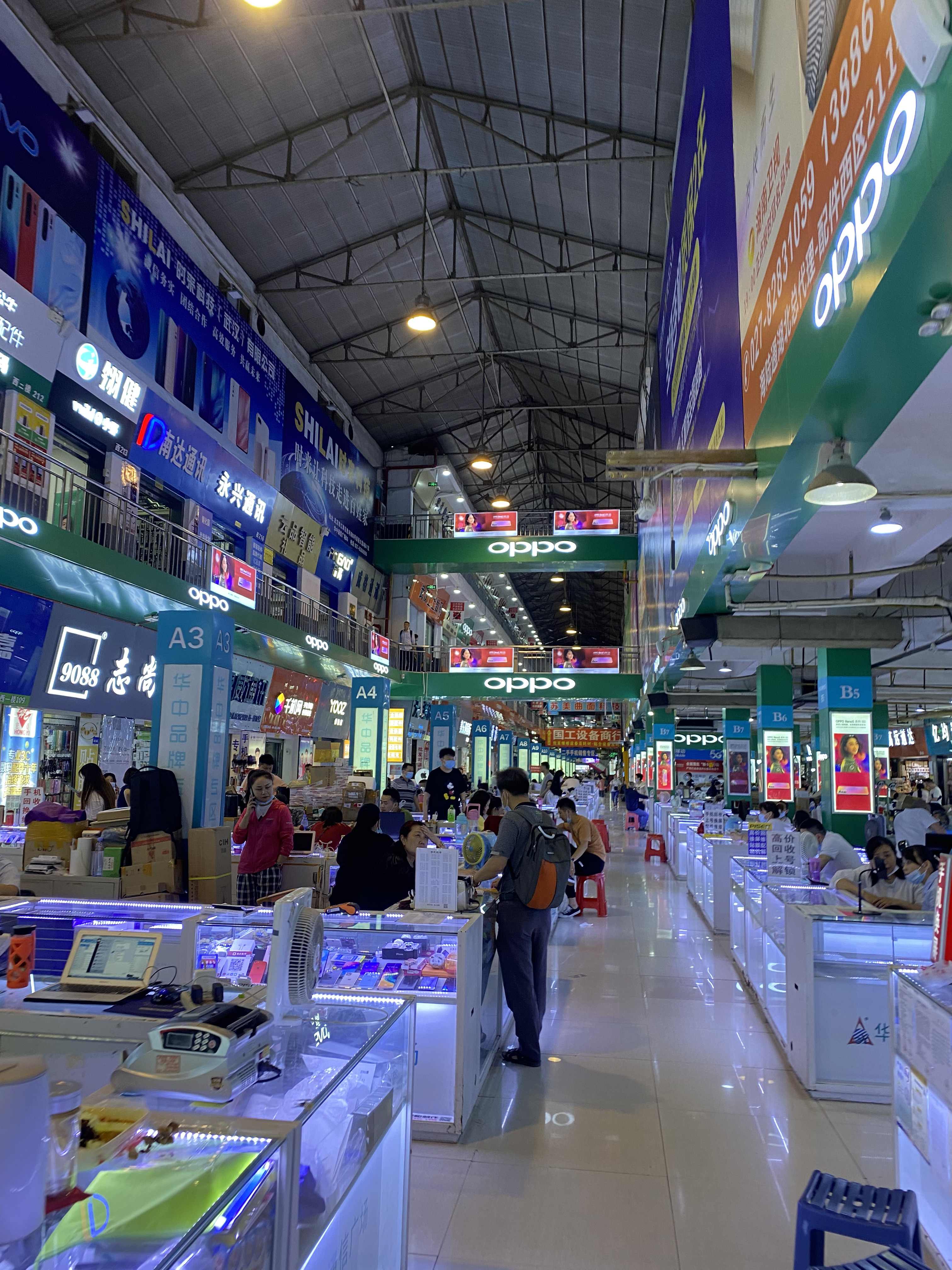 数码城商家现状,全国各地实体店铺生意惨淡