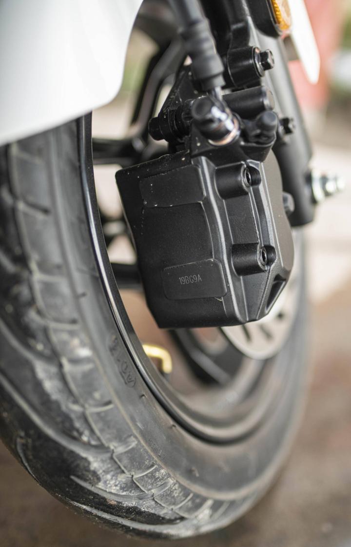 大灯炫酷有型,九号e100大灯效果