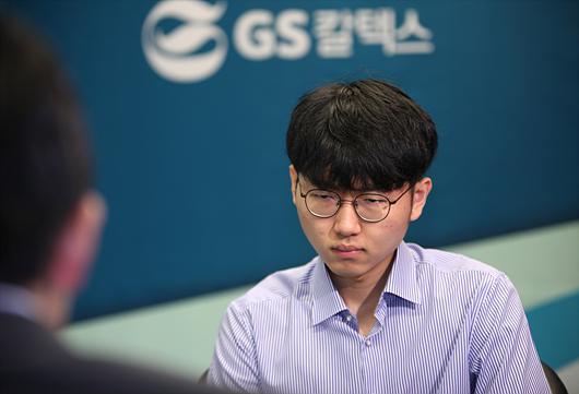 申真谞第七期野狐人气争霸赛,弈周棋讯