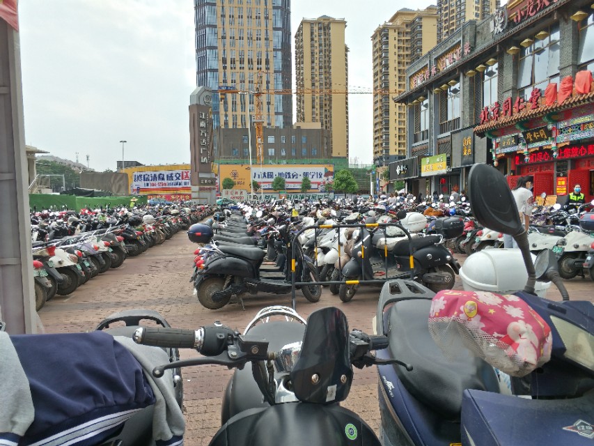 南宁三个万达人流对比,南宁江南万达几点人多