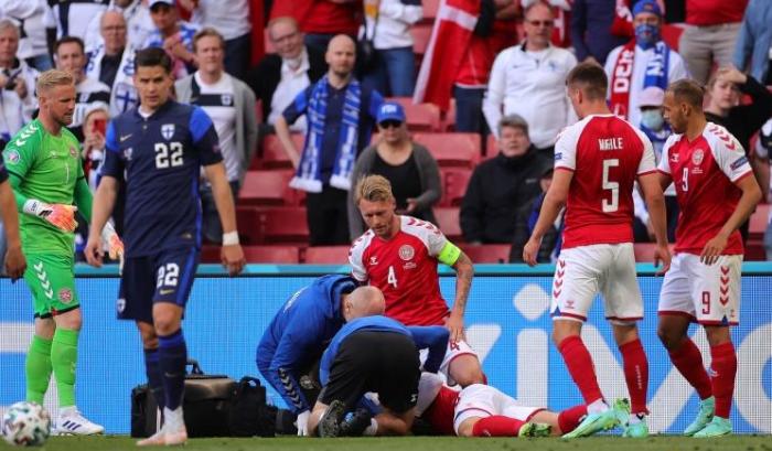 足球场上十大抢救事件,足球急救场面