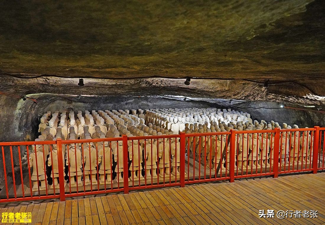 老款卫生间马桶,2000年前的冲水厕所