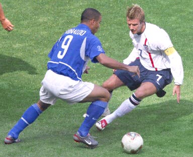 贝克汉姆巅峰时期是曼联还是皇马,贝克汉姆算是顶级中场么