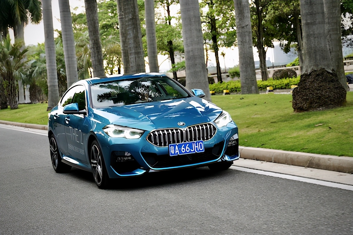 试驾宝马2系四门轿跑｜一辆前驱宝马还有没有后驱的操控灵魂？