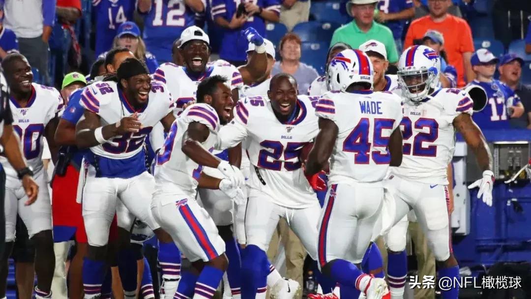 远渡重洋3000英里,英国小伙儿韦德执着追逐NFL橄榄球梦