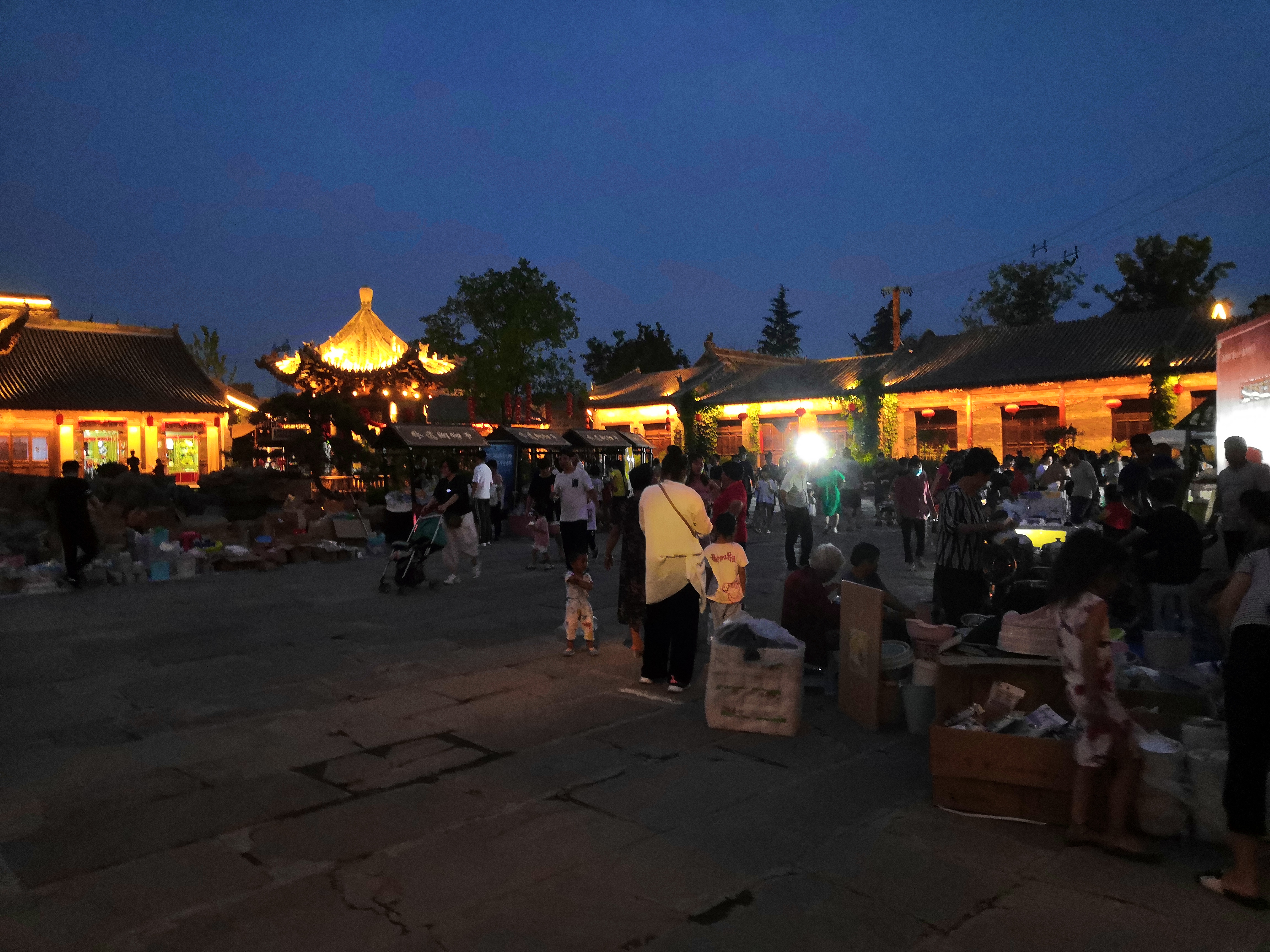 免费为大家牵线搭桥,提供场地寻求合作的项目