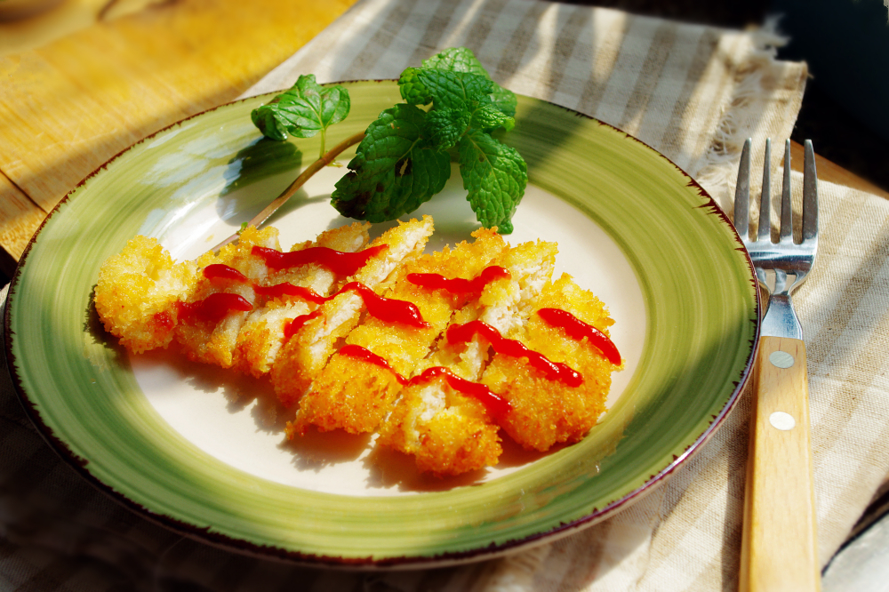 小吃街上特别火的五款炸鸡排配方,好吃的炸鸡排配方