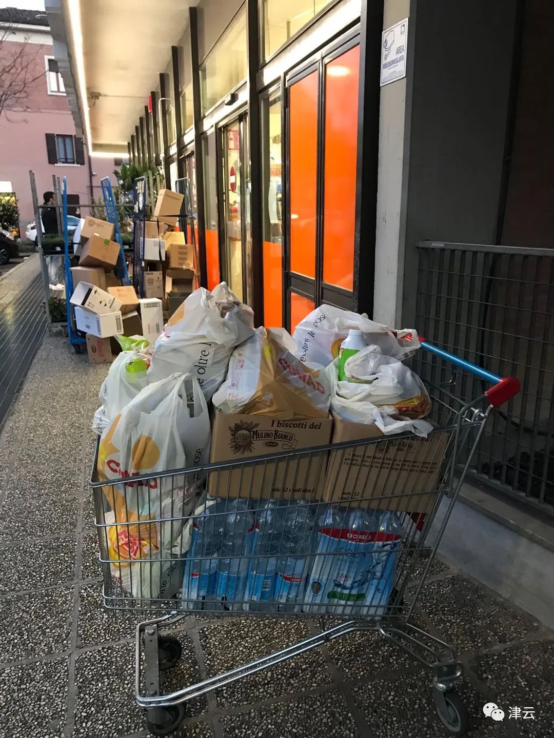 【自述】在意大利的中国留学生：口罩20欧元一个，但当地人还是“偏轻松”