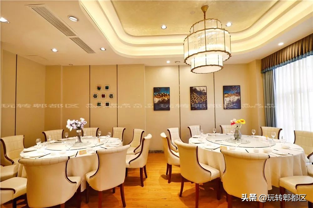 北有全聚德，南有兰烤鸭！云南小刀鸭入驻大蓉和，惹火郫都吃货圈