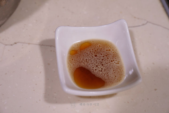 煎牛排时黄油炸到身上怎么办,煎牛排香料总是一煎就糊