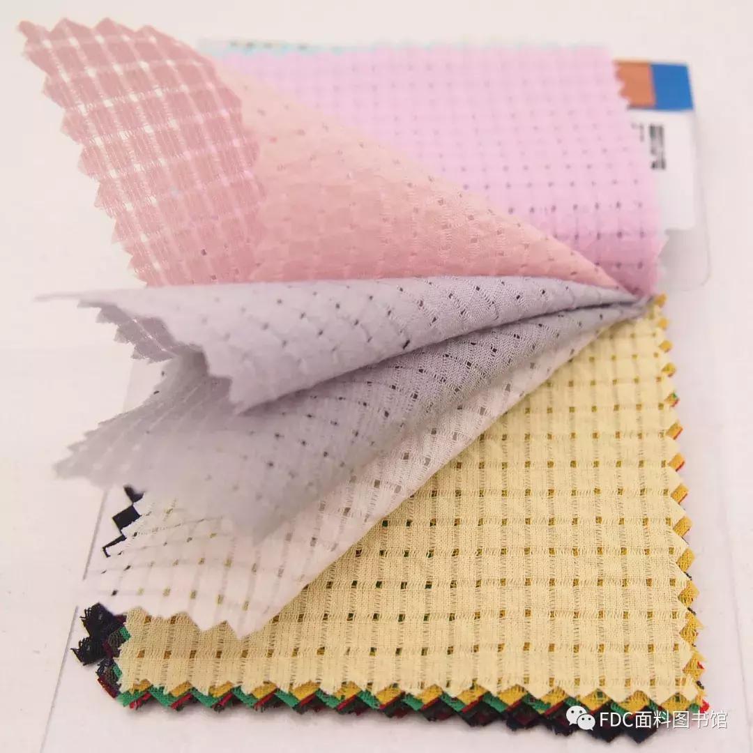 女士格纹元素搭配,格纹流行元素