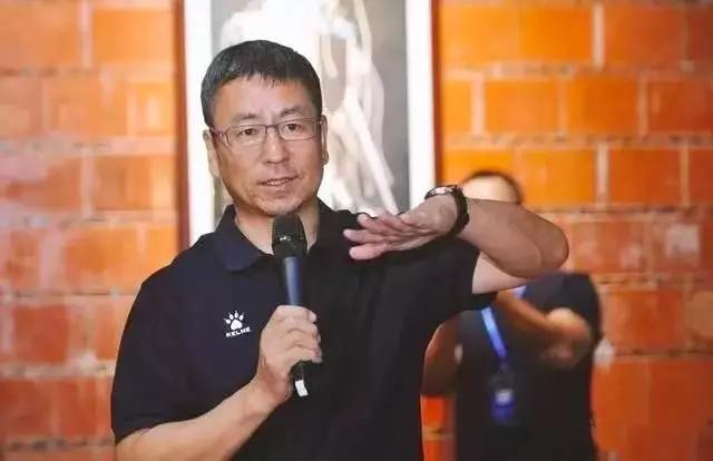 白岩松经典演讲视频医德,白岩松经典演讲视频讲健康