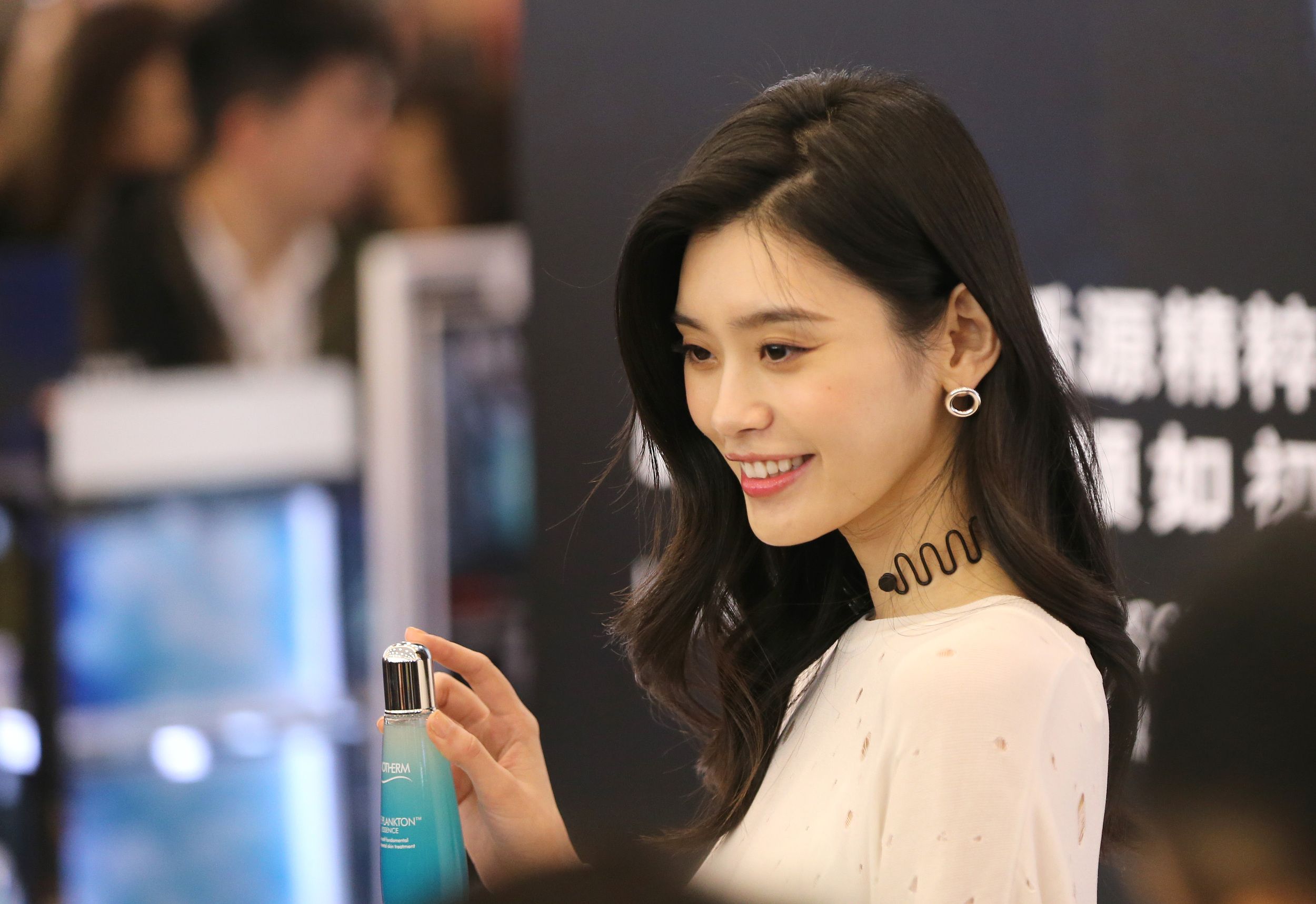 化妆品吹牛简史：欧莱雅8天奇迹被罚20万，韩束称越晒太阳越白