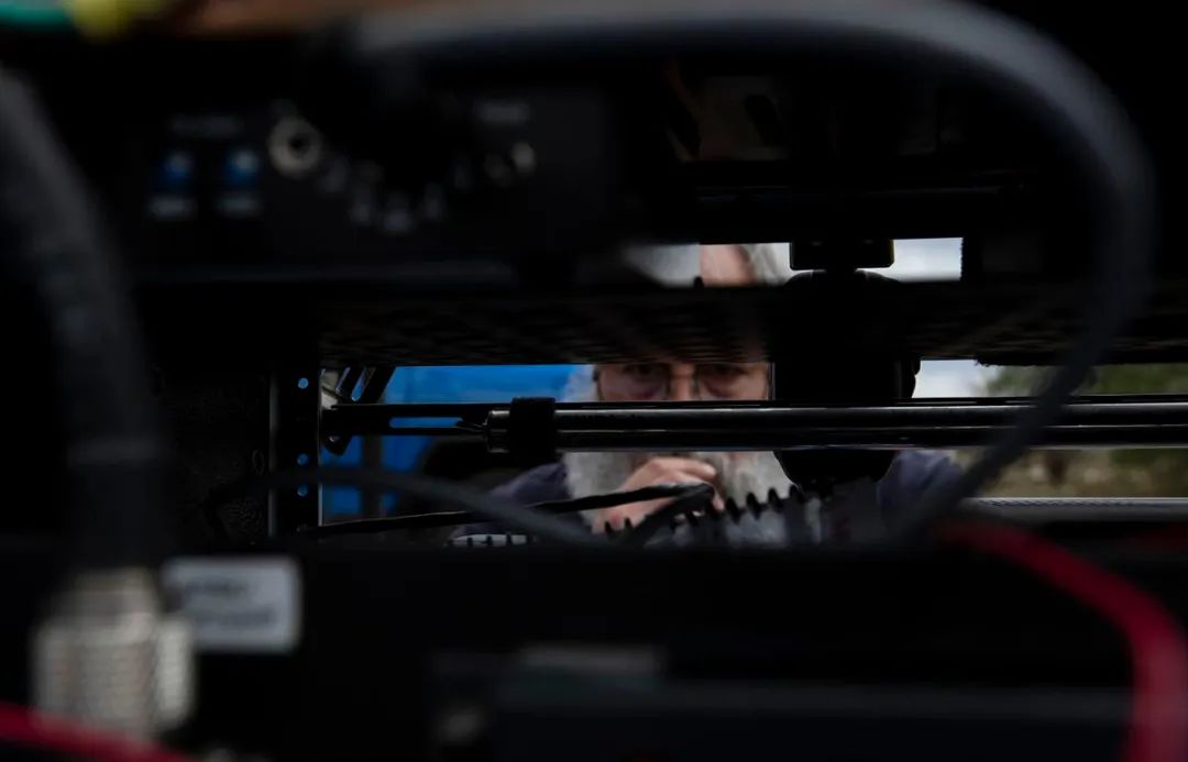 业余无线电台的“魔力”打破了COVID-19疫情笼罩下的低迷