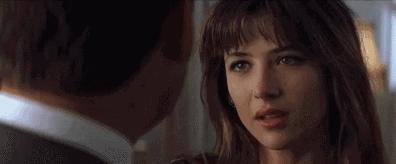 谈恋爱应不应该送女朋友礼物,谈恋爱该不该收男生的礼物