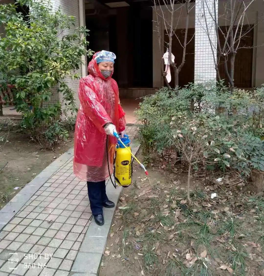 致敬在这场战疫中无私奉献者,致敬战疫路上了不起的她