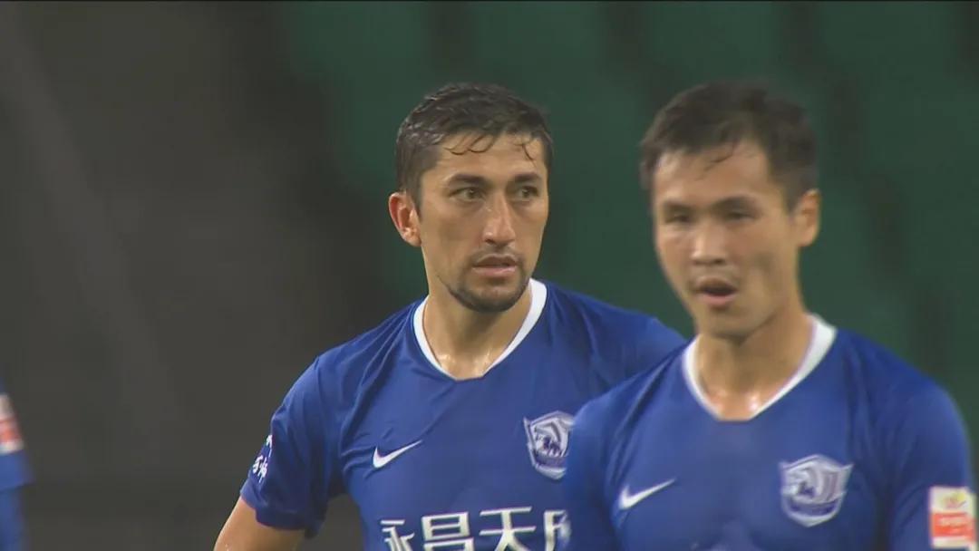 都是开季三轮不胜，连续全华班首发的重足让人看到希望，季前连续两周“十点宣”的沧州雄狮却只剩下了失望