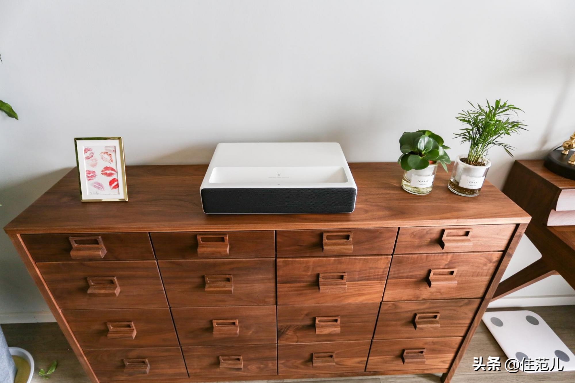 卧室4k巨幕,在卧室看投影超高清