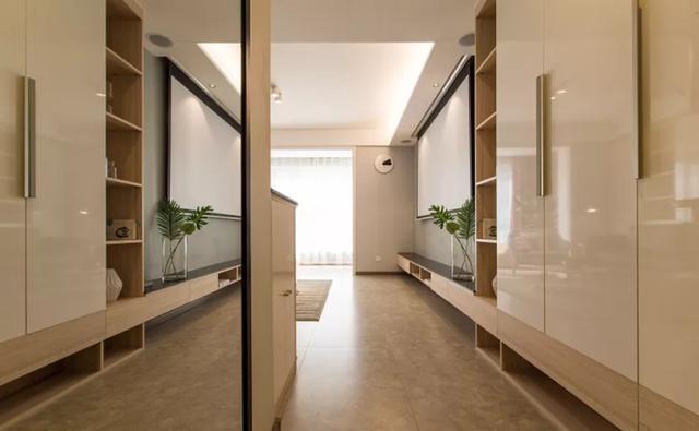 老公坚持装4米长电视柜，沙发墙“加厚”35公分完工都夸他机智