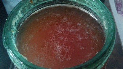 鉴别蜂蜜纯不纯的方法很实用哦,用白酒鉴别真假蜂蜜的方法视频