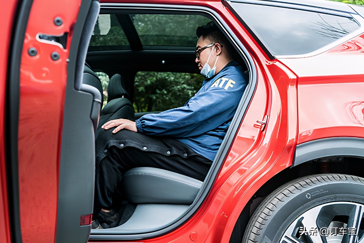 北汽新能源纯电suv汽车价格,新能源纯电suv极狐6座