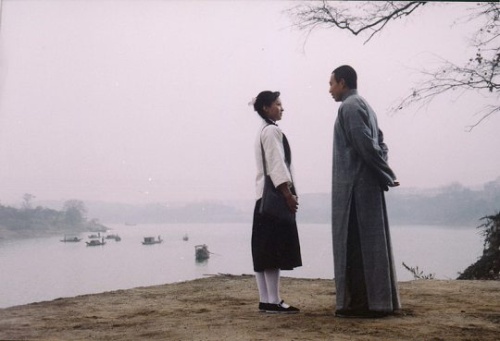 郭沫若说青年毛*东泽**貌如女子，却不知其精通拳术击剑，是足球健将