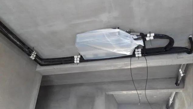 中央空调铜管和冷凝水管一个洞,中央空调水管未融合能漏吗