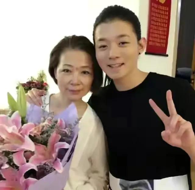 霍尊深夜发文退圈女方反怼！当故事变成罗生门，这次到底谁赢了？