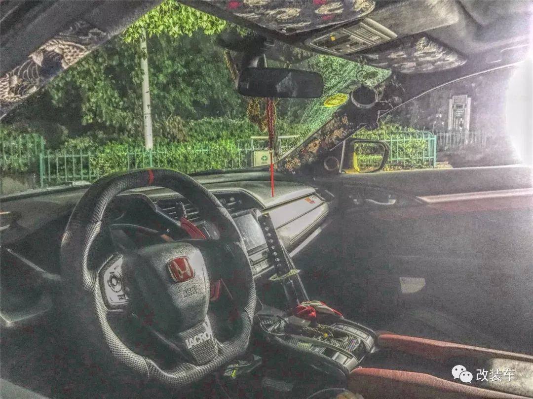 第10代思域亮点,战斗气息的10代思域