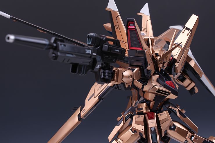 佳作:瘦脸神技,黄金拂晓高达改造