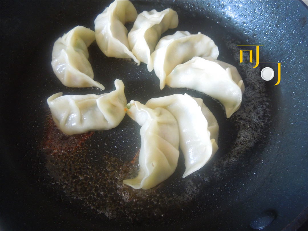煎饺做法简单底脆馅香,煎饺怎么煎又脆又酥