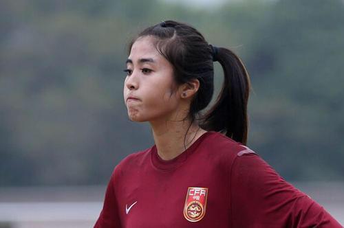 女足张越赵丽娜,女足门将张越扑救