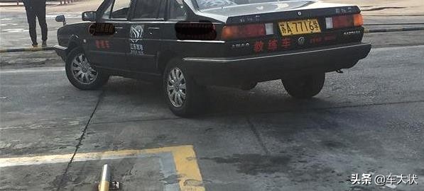 倒库停车技巧与方法大全,狭窄车位倒库最简单又准的方法