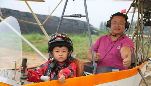 这个南京12岁的神童，真的很牛吗？开飞机、出自传、上*京大南**学…