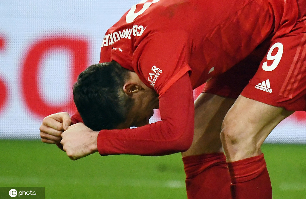 评论拜仁输球,拜仁0比5惨败门兴莱万的感受