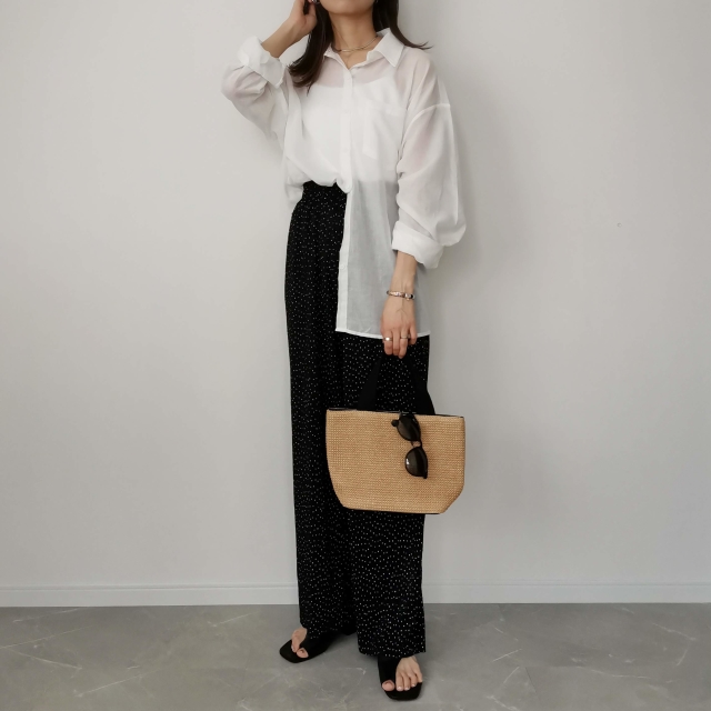 搭配白色裤子的短上衣推荐,今夏穿这四款裤子随便搭配都很美