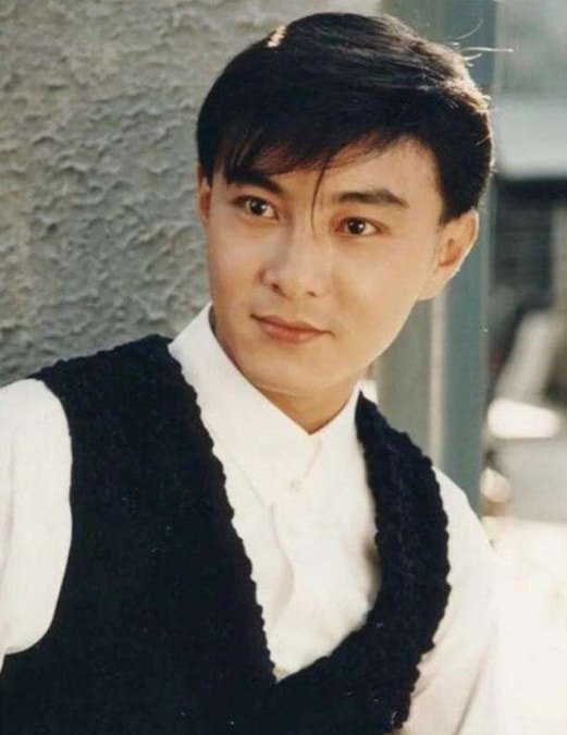 张卫健影视剧被打,年轻时候的张卫健光头
