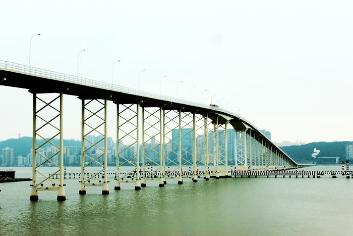 与意大利商人讨价旅游购物欧洲与亚洲国家不同的经营价值观