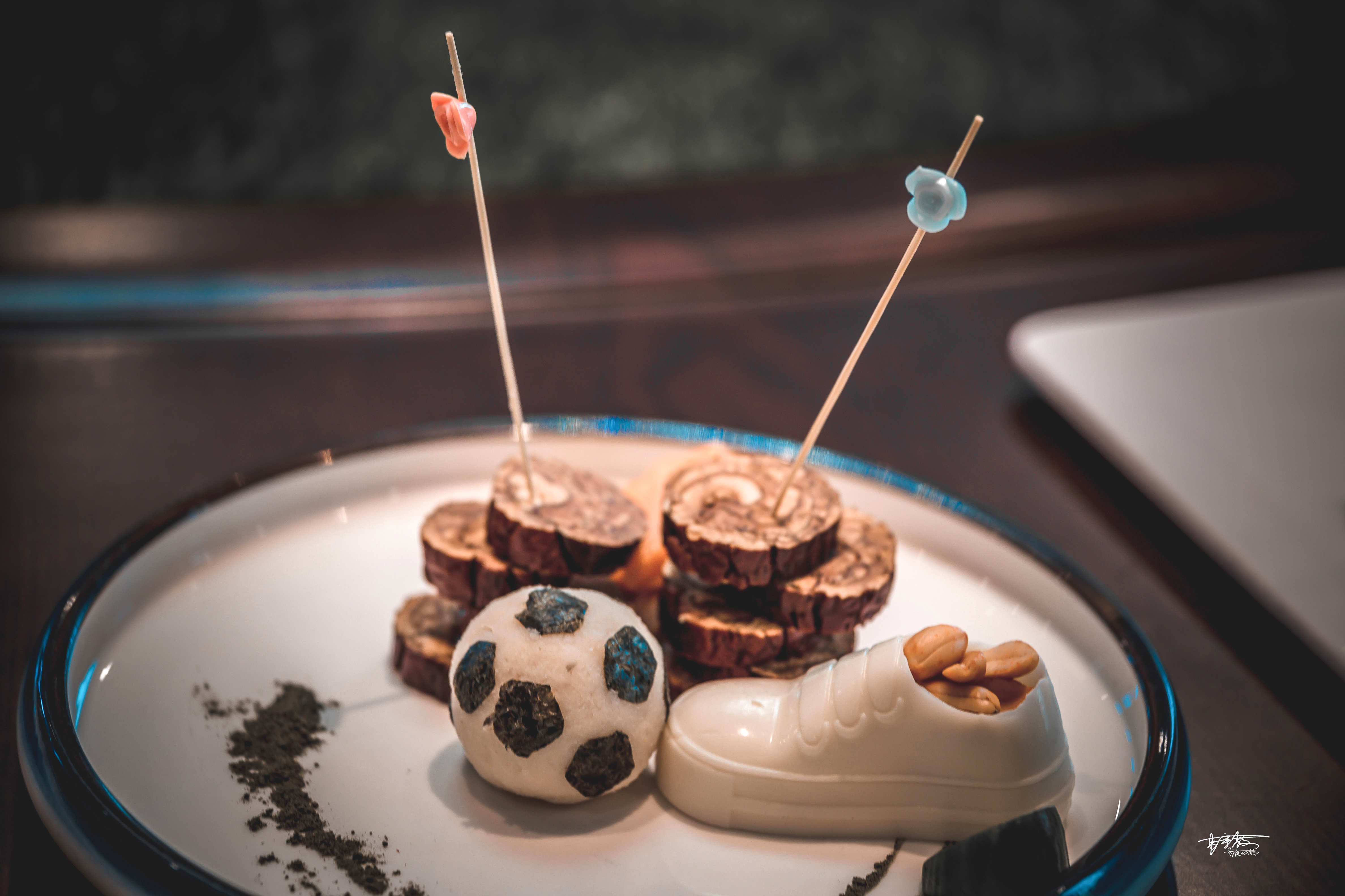 除了女人，男人的话题里，总是少不了“足球”两字