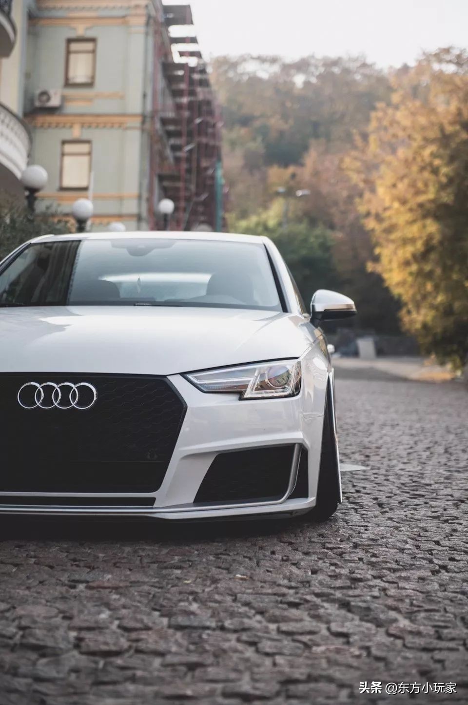 2019款奥迪a4进取改装轮毂,新款奥迪a4改装图片欣赏