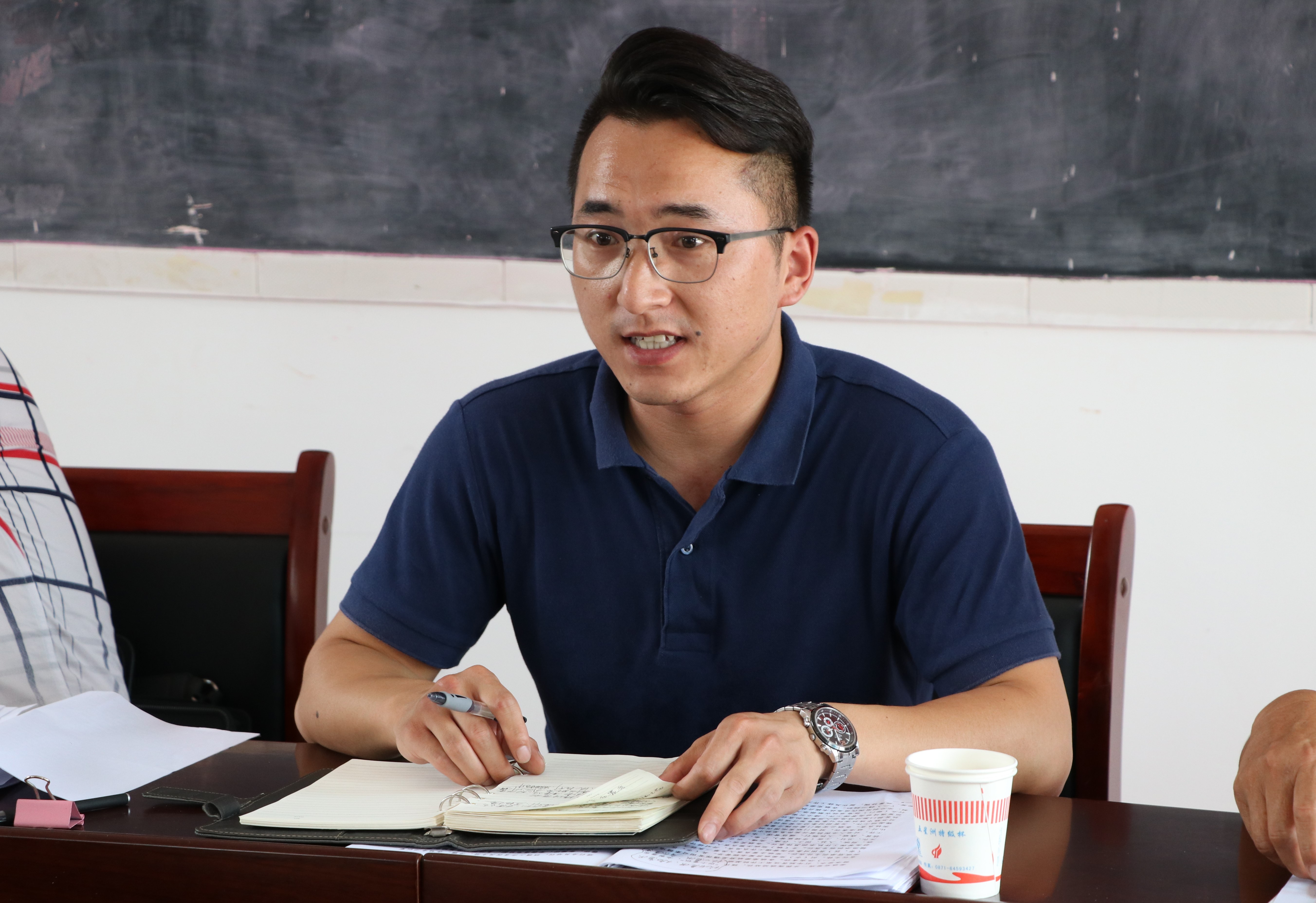 浙大干部景东扶贫：贫困发生率从12.64%降至3.49%，村民都拿他当自家人！